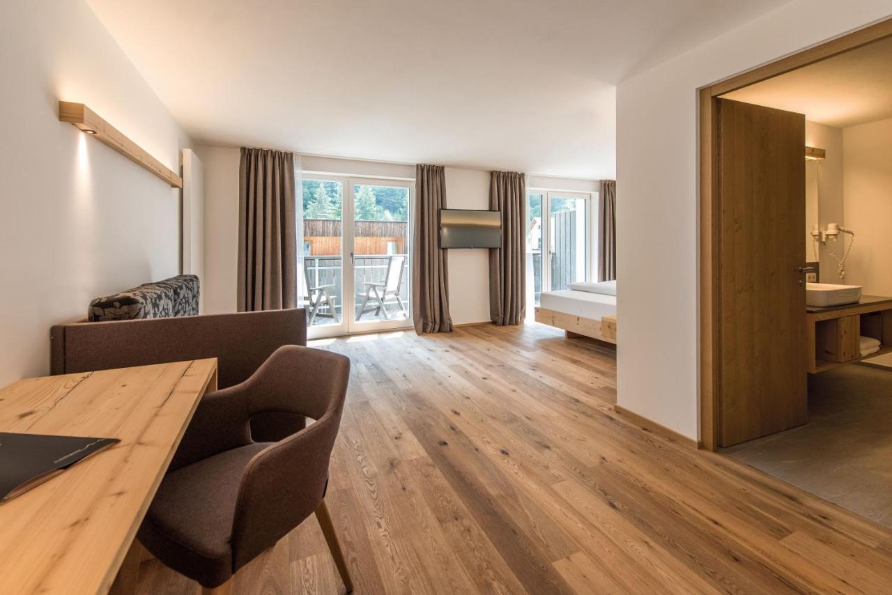 Hotel Fronza - Your Hike & Mountain Home Lutago Zewnętrze zdjęcie