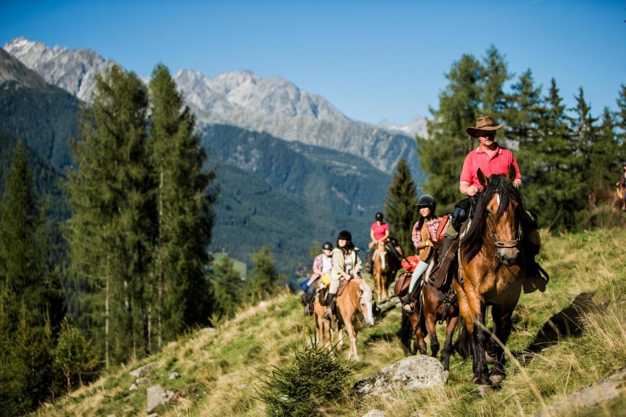 Hotel Fronza - Your Hike & Mountain Home Lutago Zewnętrze zdjęcie
